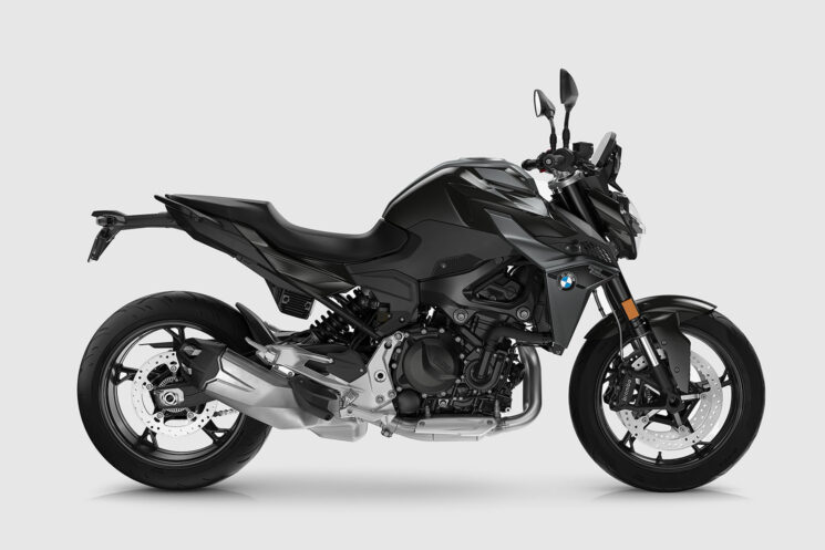 2025 BMW 900 R updates