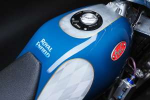 Royal Enfield Guerrilla 450 flat tracker by Frontwheel Motors